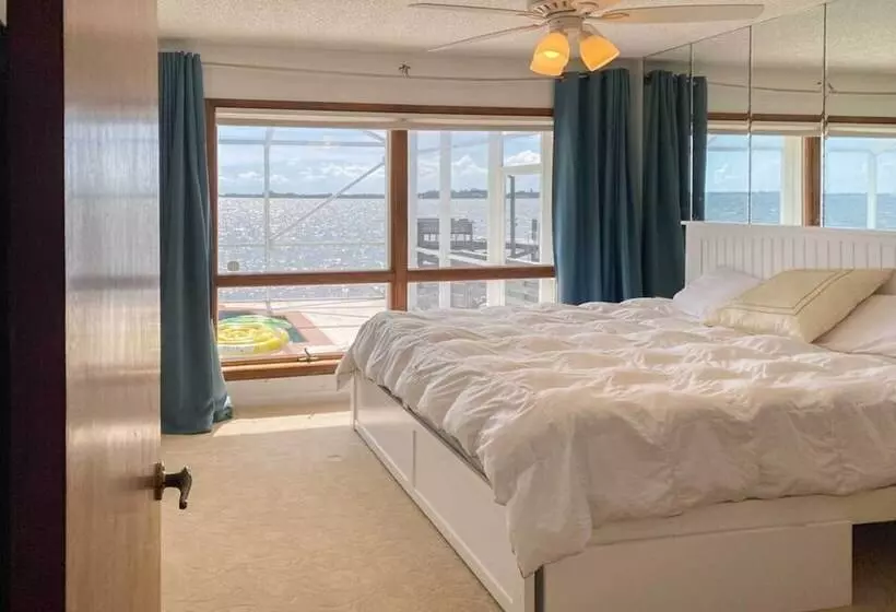 Bayfront Palmetto Retreat With Pool, Spa & Dock!