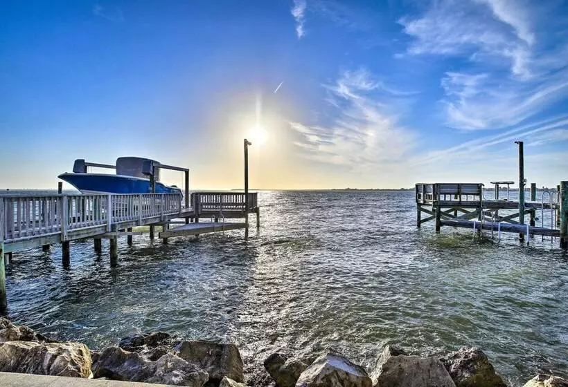 Bayfront Palmetto Retreat With Pool, Spa & Dock!