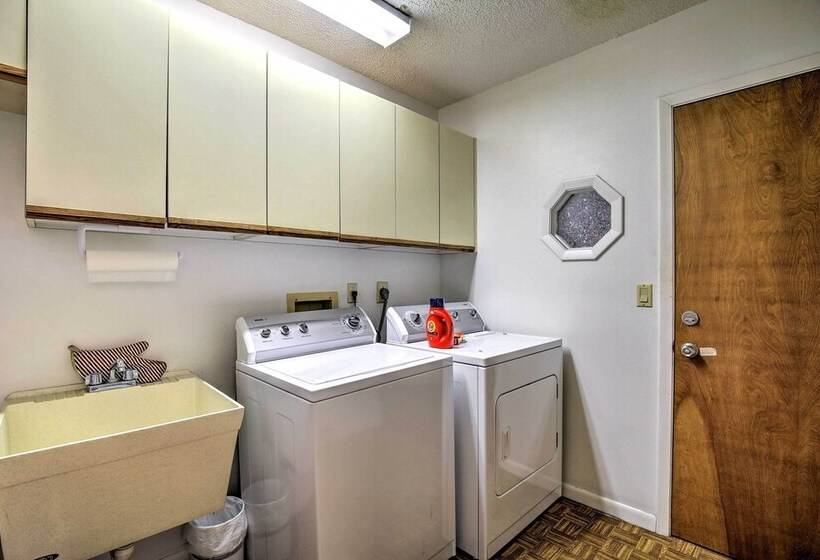 Bayfront Palmetto Retreat With Pool, Spa & Dock!