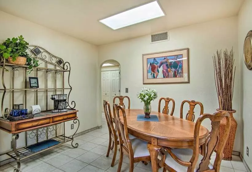 Sunny Tucson Home W/ Patios On 5 Acres!