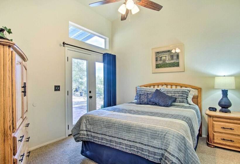 Sunny Tucson Home W/ Patios On 5 Acres!