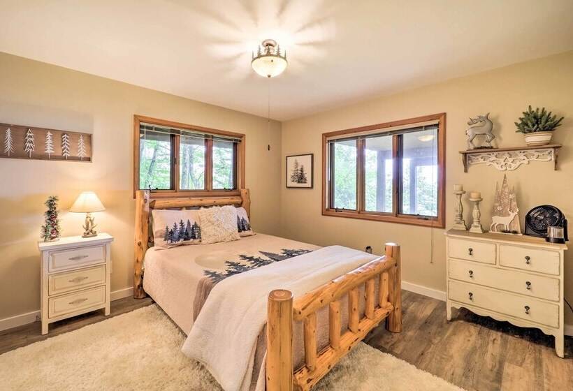 1/2 Mi To Ski: Spacious Home In Beech Mountain