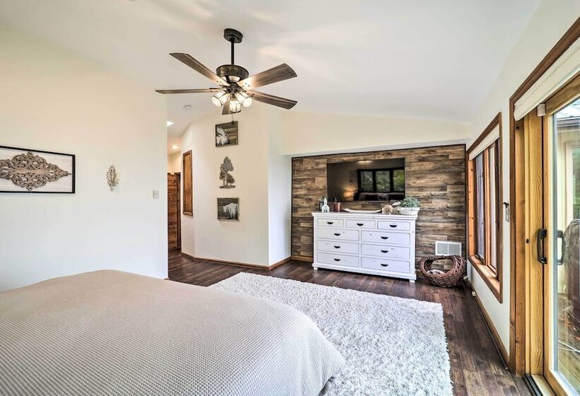 1/2 Mi To Ski: Spacious Home In Beech Mountain