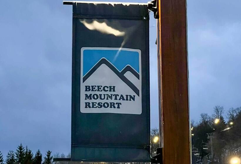 1/2 Mi To Ski: Spacious Home In Beech Mountain