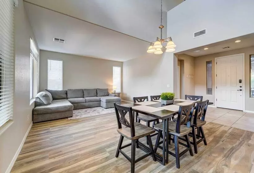 Updated Gilbert Home W/ Pool + Community Amenities