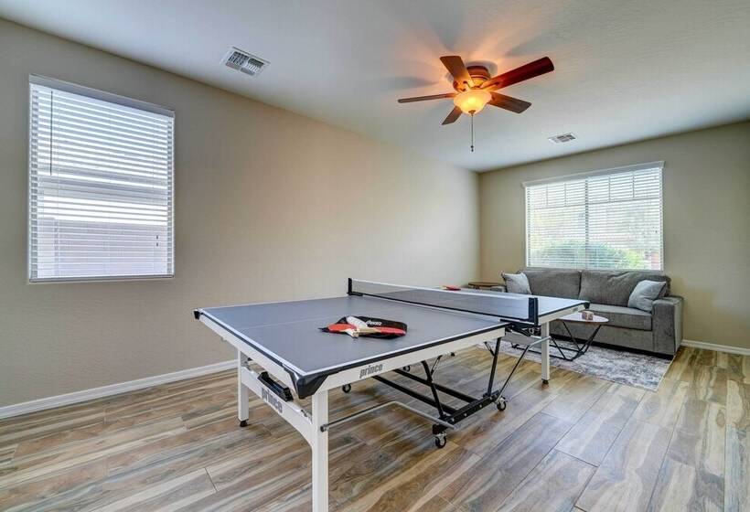 Updated Gilbert Home W/ Pool + Community Amenities