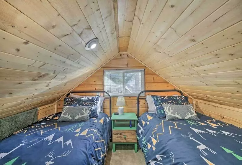 Wandering Elk  Cabin Retreat W/ Golf Access!