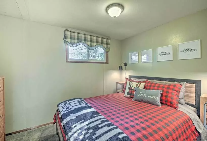 Wandering Elk  Cabin Retreat W/ Golf Access!