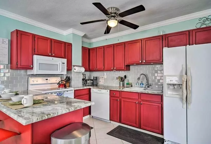 Bayside Pad W/ Pool Access & Dock: 1/2 Mi To Beach