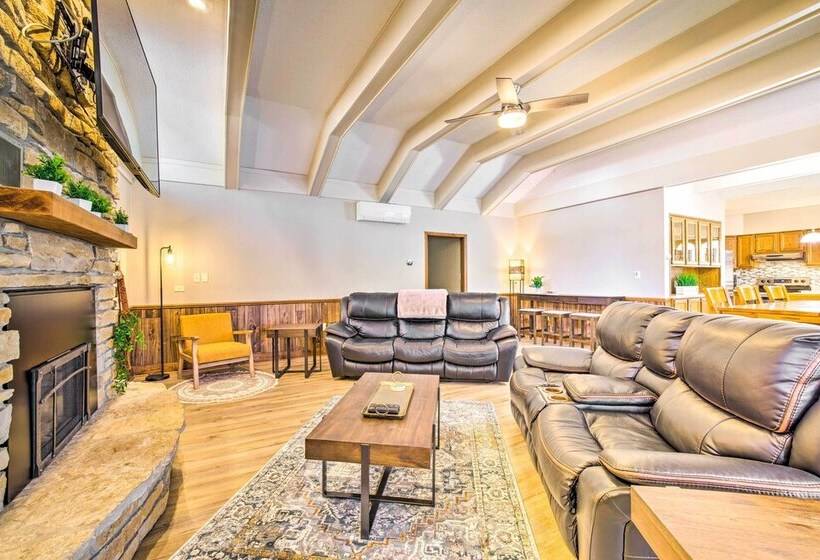 Beautiful Home W/ Hot Tub On Lake Wissota