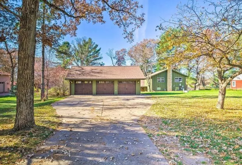 Beautiful Home W/ Hot Tub On Lake Wissota