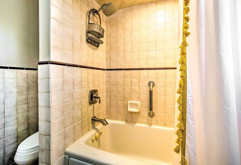 Beautiful Home W/ Hot Tub On Lake Wissota