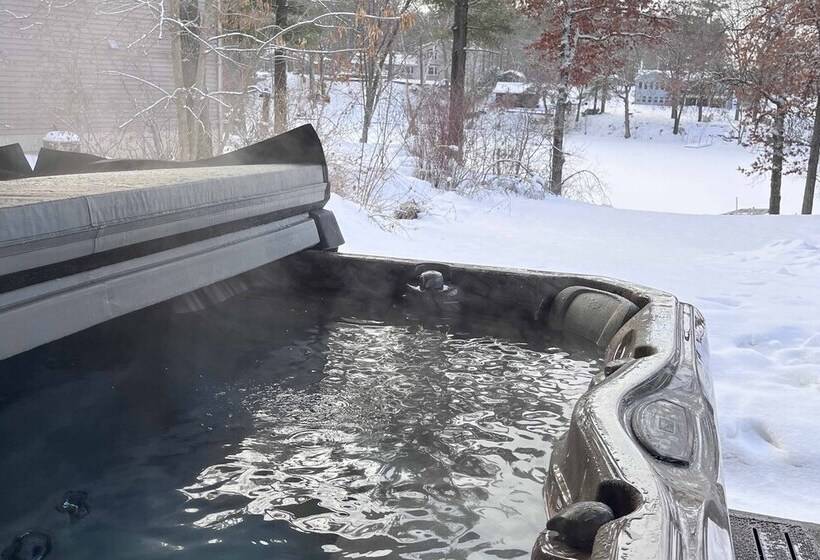 Beautiful Home W/ Hot Tub On Lake Wissota