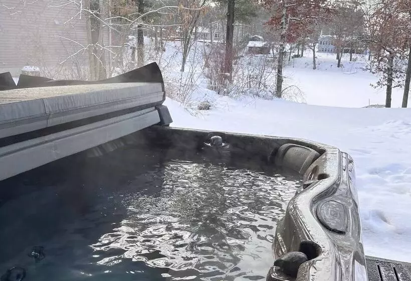 Beautiful Home W/ Hot Tub On Lake Wissota