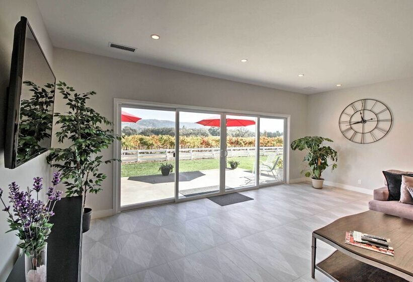 Beautiful Sonoma House W/ Patio & Vineyard Views!
