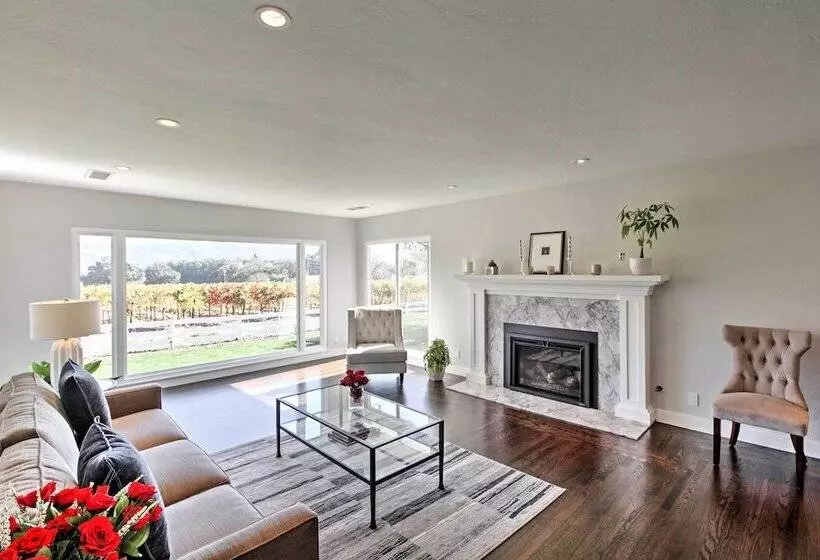 Beautiful Sonoma House W/ Patio & Vineyard Views!