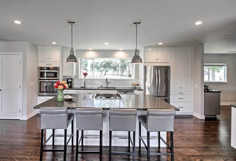 Beautiful Sonoma House W/ Patio & Vineyard Views!