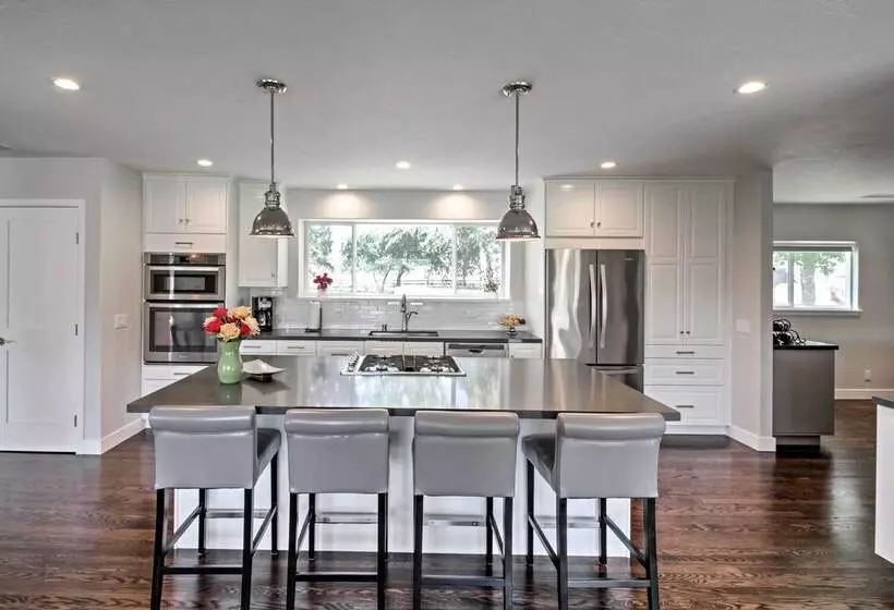 Beautiful Sonoma House W/ Patio & Vineyard Views!