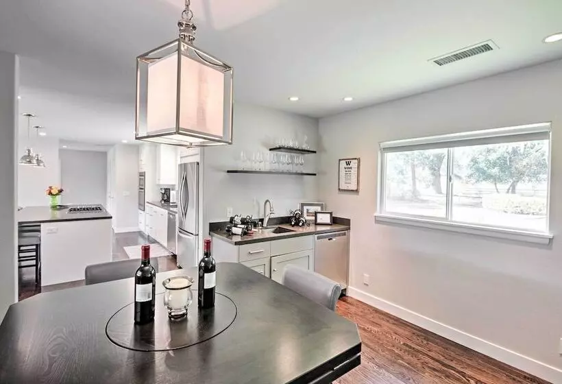 Beautiful Sonoma House W/ Patio & Vineyard Views!