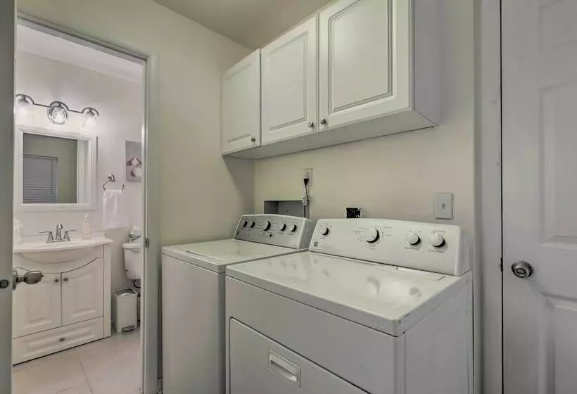 Calming Getaway: 9 Mi To Clearwater Beach!