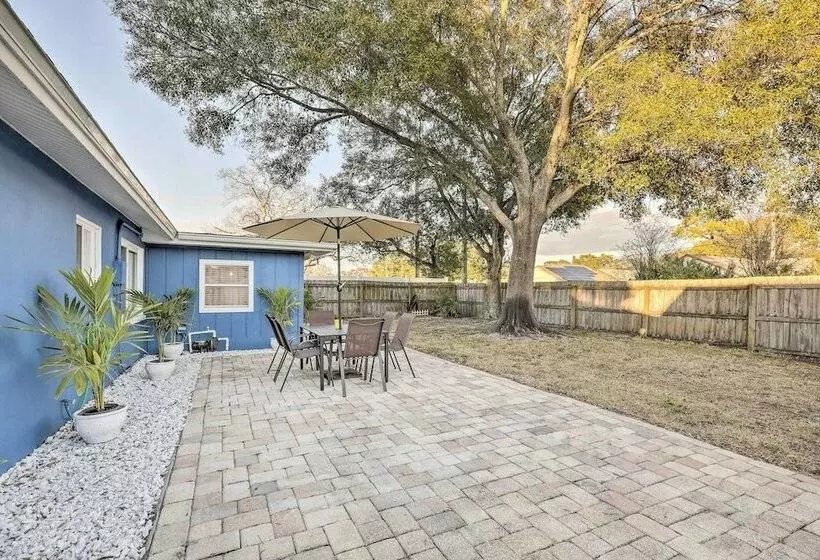 Calming Getaway: 9 Mi To Clearwater Beach!