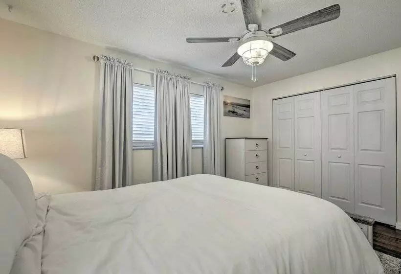 Calming Getaway: 9 Mi To Clearwater Beach!