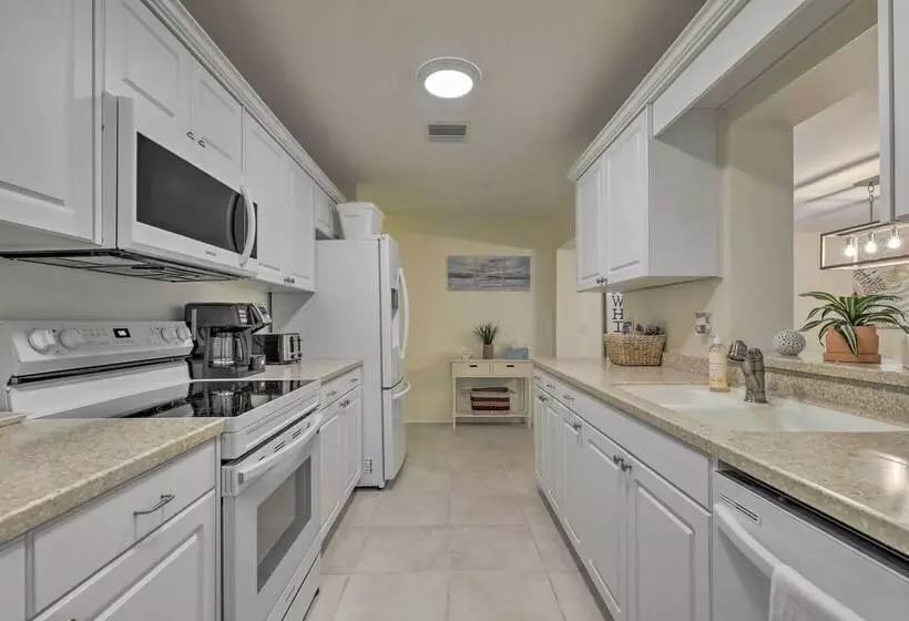 Calming Getaway: 9 Mi To Clearwater Beach!