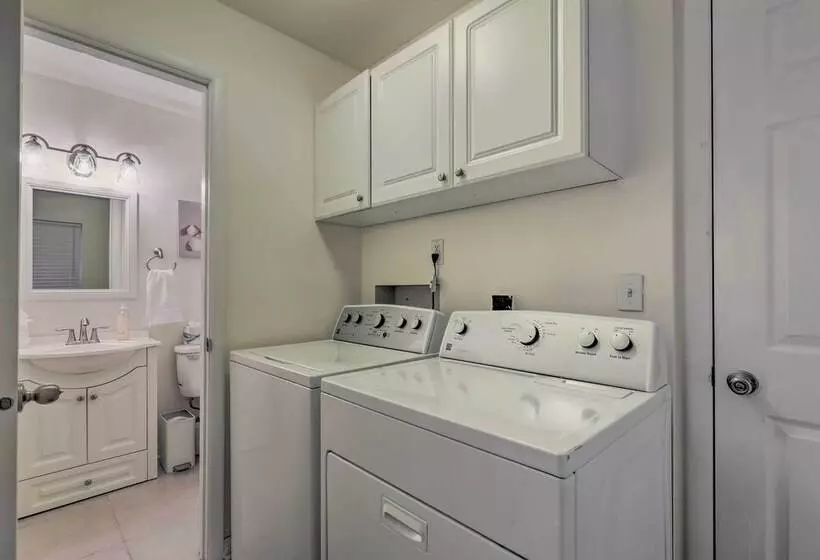 Calming Getaway: 9 Mi To Clearwater Beach!