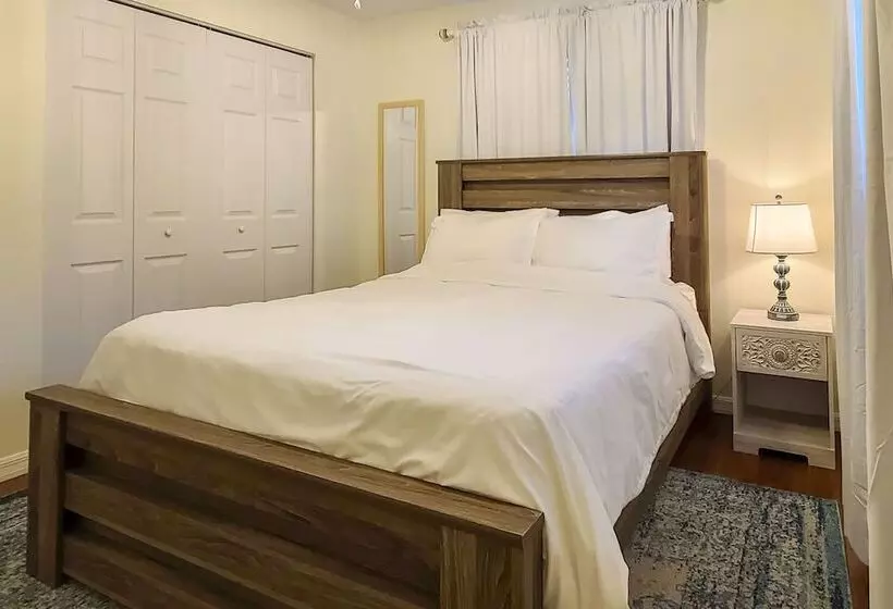 Calming Getaway: 9 Mi To Clearwater Beach!