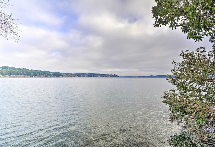 Fish, Crab & Clam: Waterfront Gem In Port Ludlow