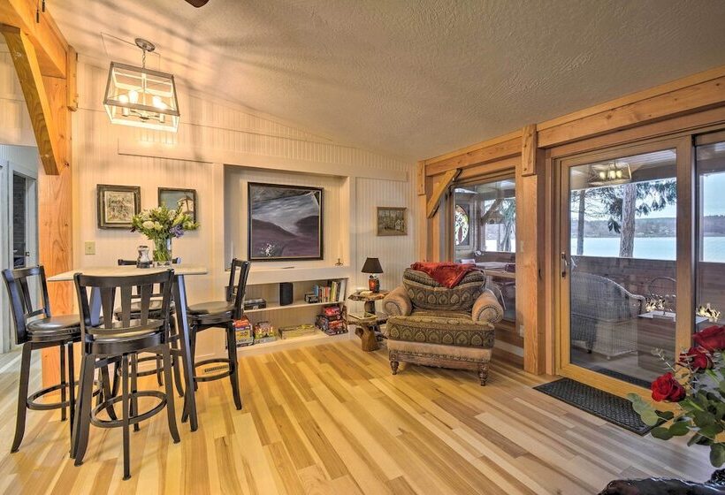 Fish, Crab & Clam: Waterfront Gem In Port Ludlow