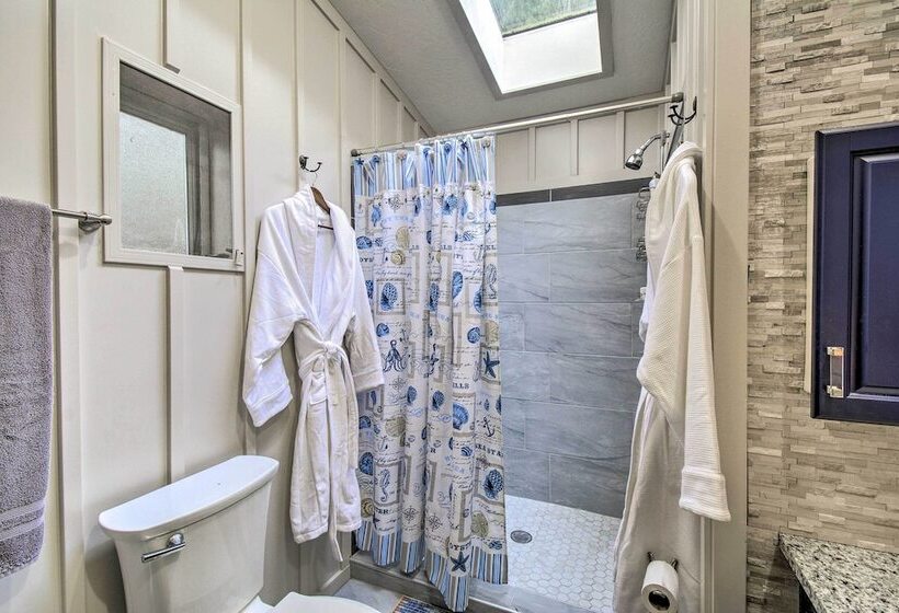 Fish, Crab & Clam: Waterfront Gem In Port Ludlow