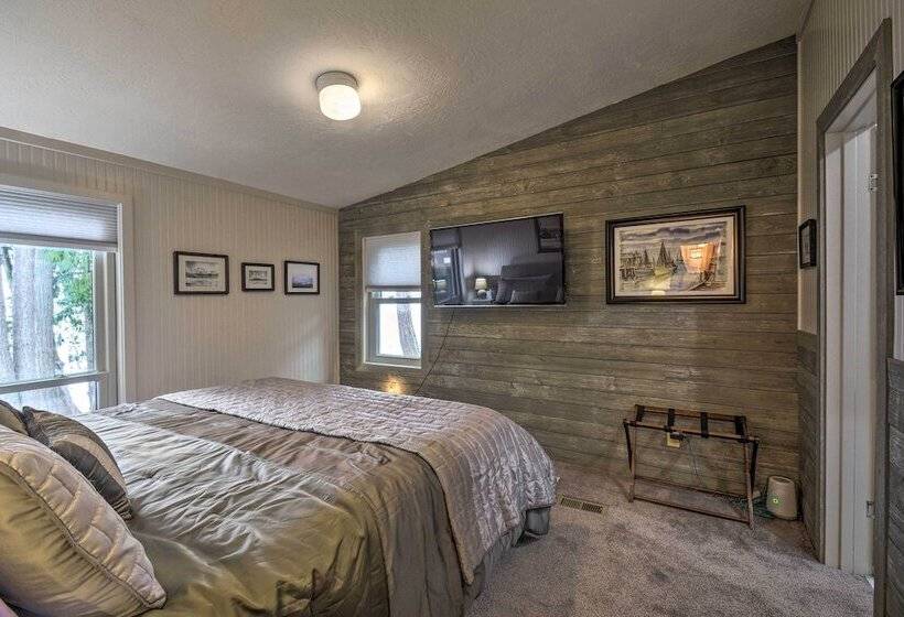 Fish, Crab & Clam: Waterfront Gem In Port Ludlow