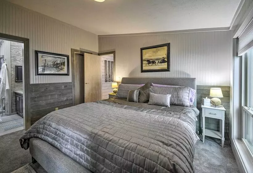 Fish, Crab & Clam: Waterfront Gem In Port Ludlow