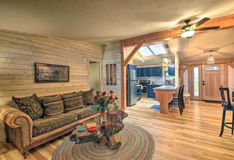 Fish, Crab & Clam: Waterfront Gem In Port Ludlow