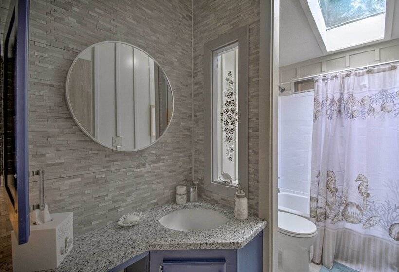 Fish, Crab & Clam: Waterfront Gem In Port Ludlow