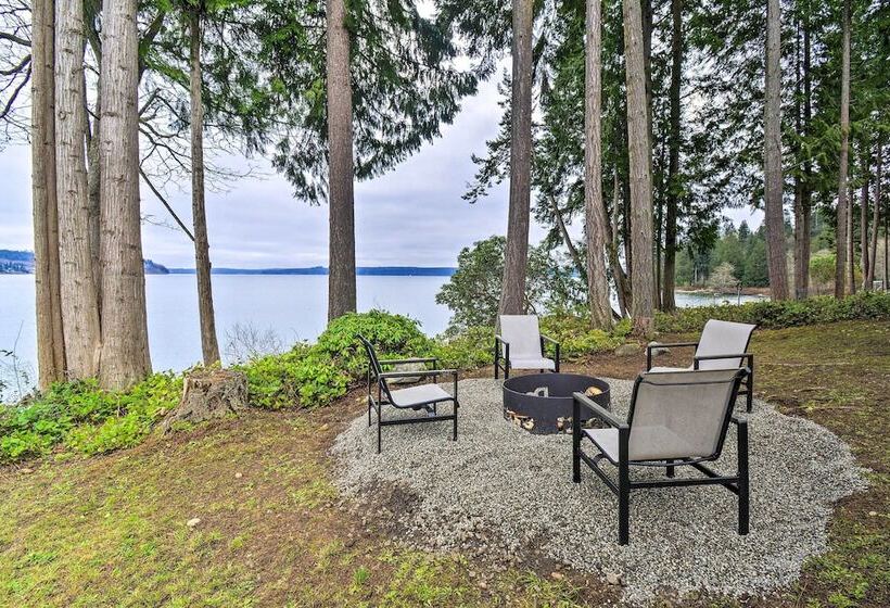 Fish, Crab & Clam: Waterfront Gem In Port Ludlow