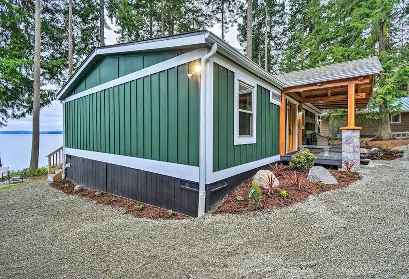 Fish, Crab & Clam: Waterfront Gem In Port Ludlow