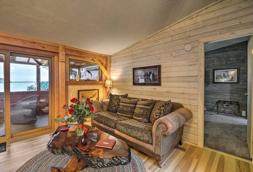 Fish, Crab & Clam: Waterfront Gem In Port Ludlow