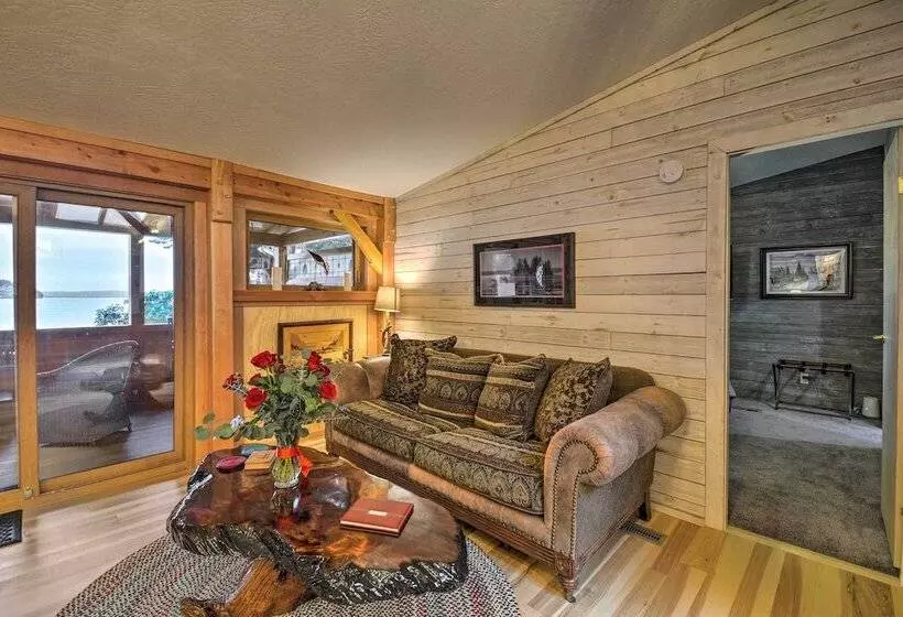 Fish, Crab & Clam: Waterfront Gem In Port Ludlow