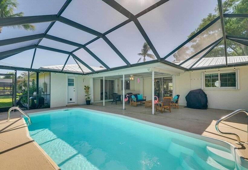 Cape Coral Escape: Near Dtwn W/ Private Pool!