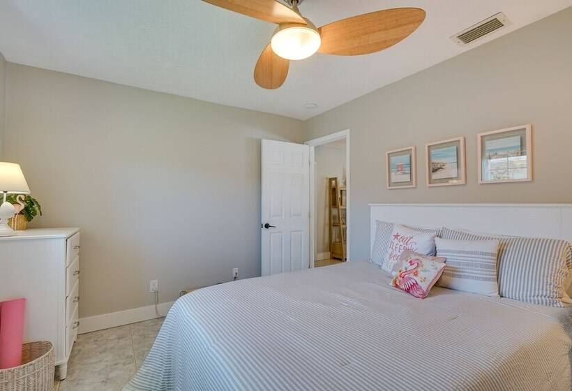 Cape Coral Escape: Near Dtwn W/ Private Pool!