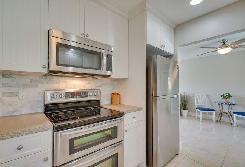 Cape Coral Escape: Near Dtwn W/ Private Pool!