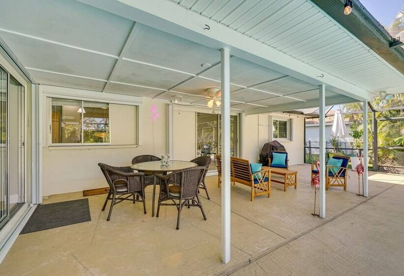 Cape Coral Escape: Near Dtwn W/ Private Pool!