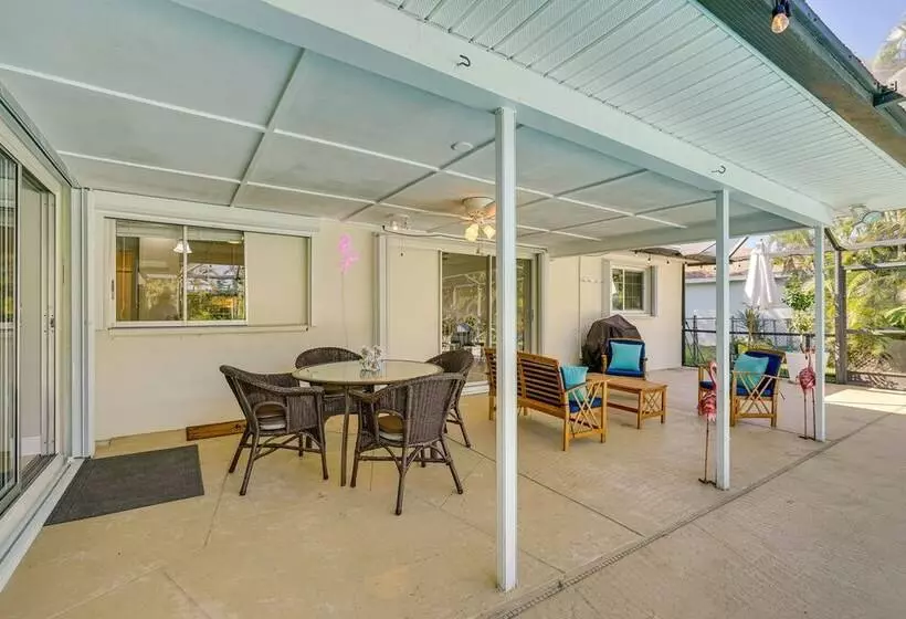 Cape Coral Escape: Near Dtwn W/ Private Pool!