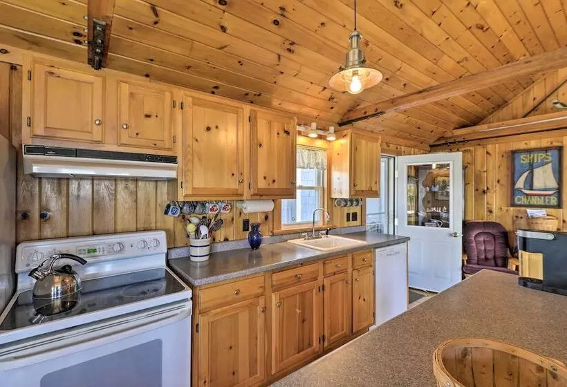 Charming Ocean View Cottage By Cutler Harbor