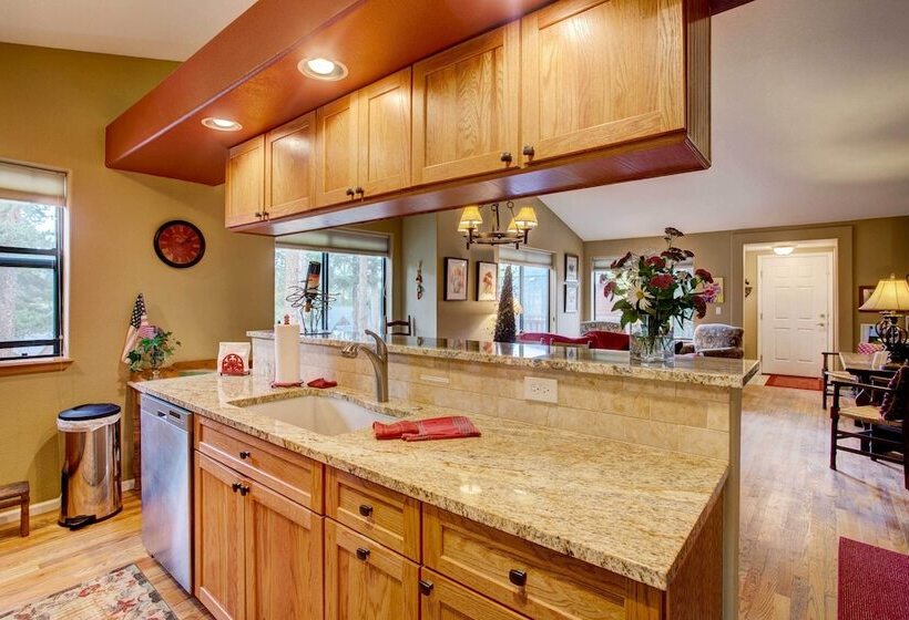 Private Hot Tub + Deck: Breckenridge Abode!