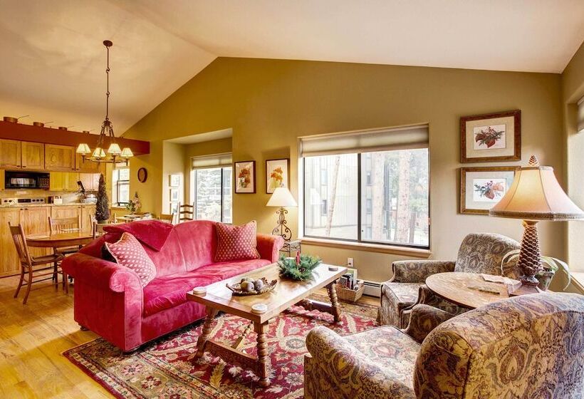 Private Hot Tub + Deck: Breckenridge Abode!