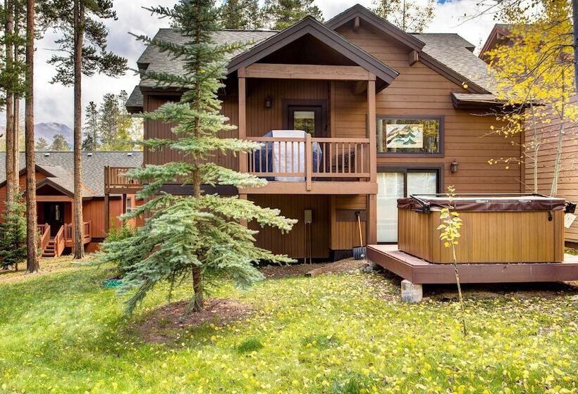 Private Hot Tub + Deck: Breckenridge Abode!