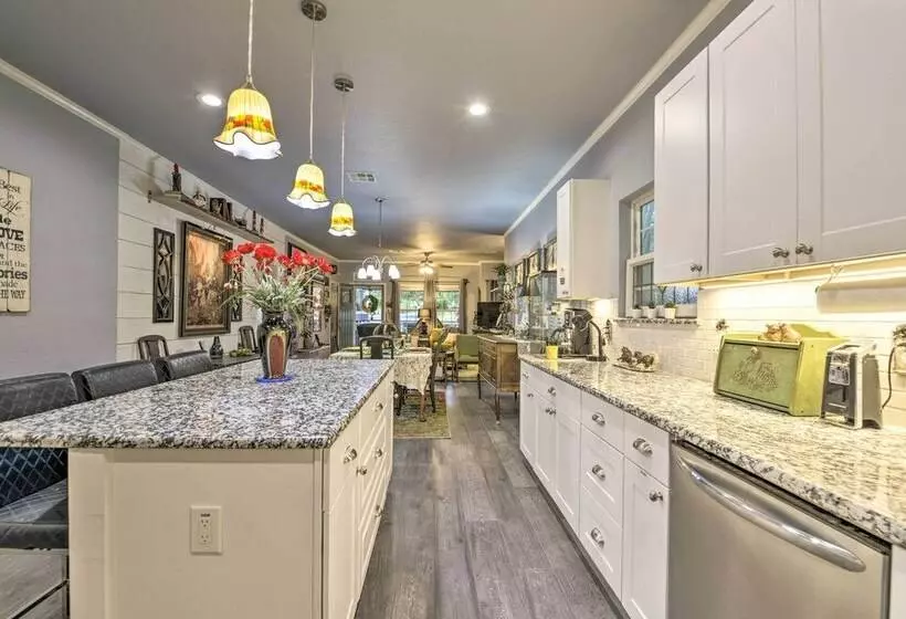 Bearadise Bungalow  ~ 2 Mi To Magnolia Market!